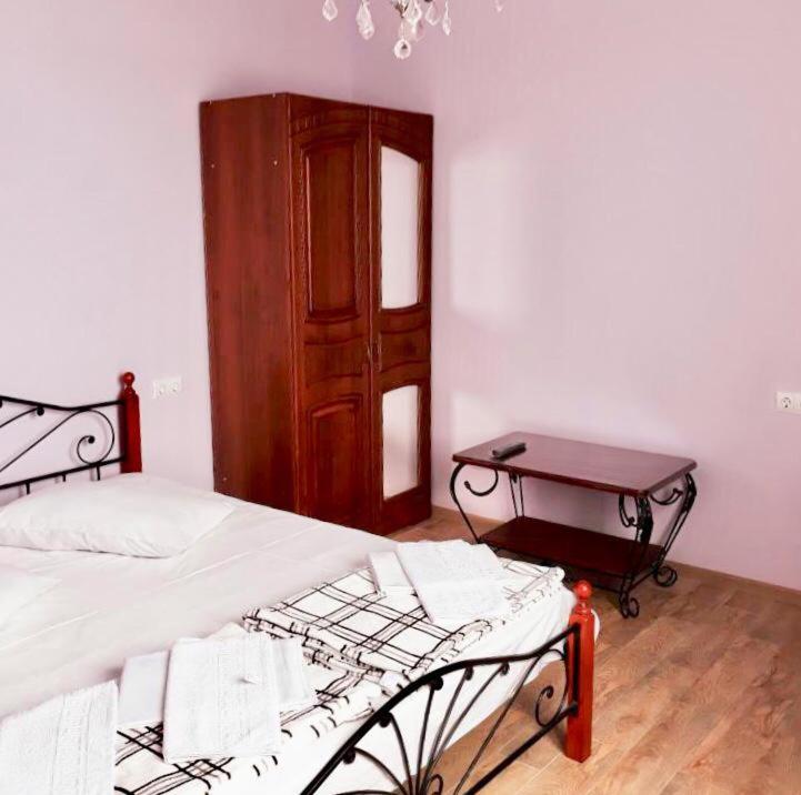 Anna-Saria Guest House Гагра Екстер'єр фото