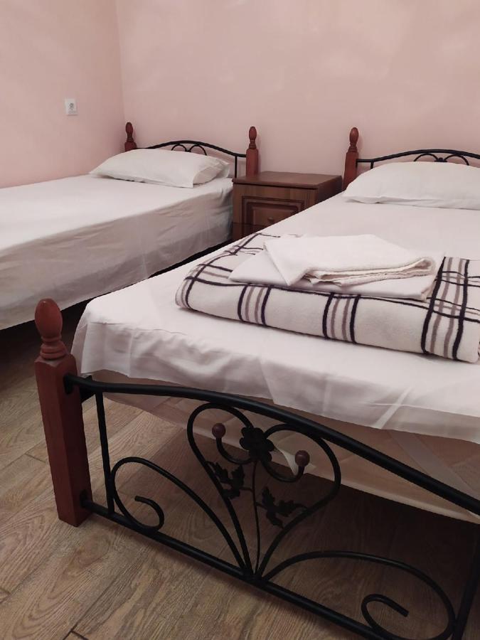 Anna-Saria Guest House Гагра Екстер'єр фото